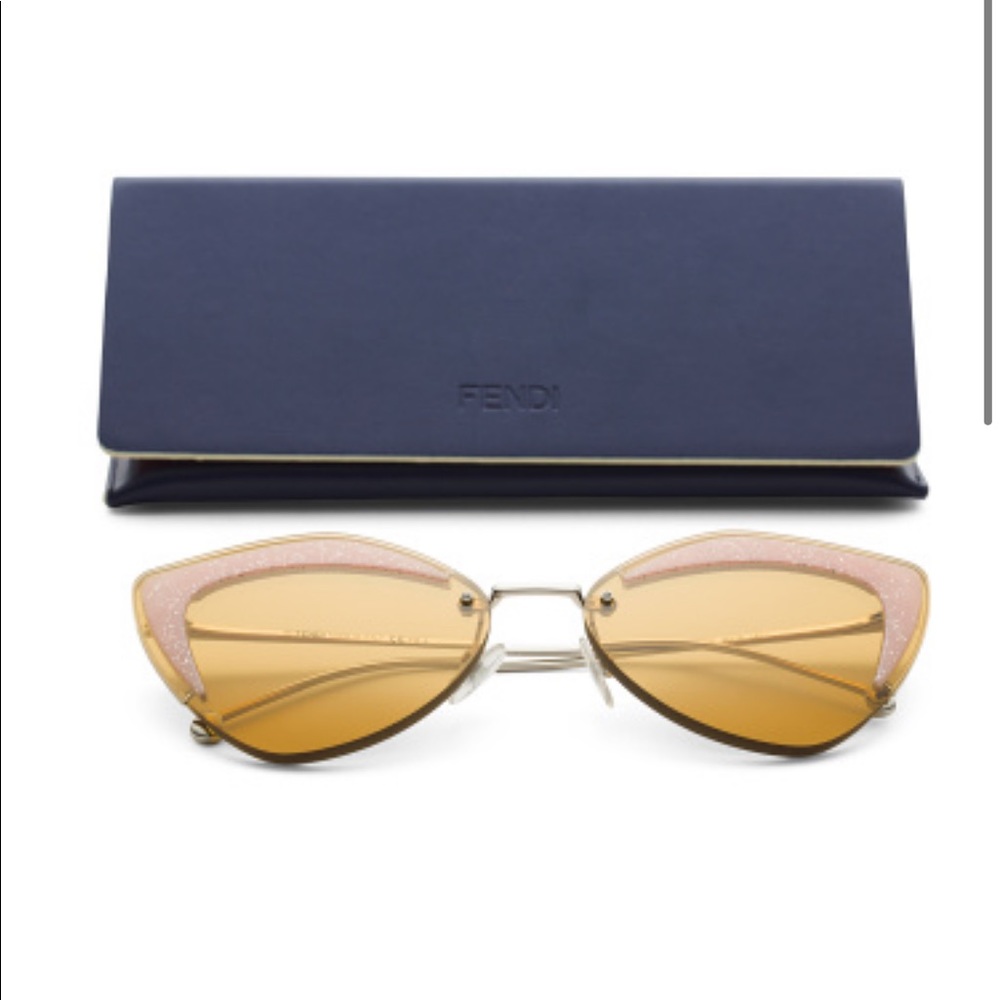 ✨MINE✨Fendi cat-eye glitter sunglasses - Picture 7 of 9